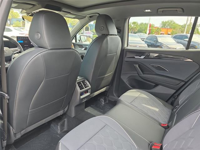 New 2026 Volkswagen Tiguan SEL R-Line AWD/4WD image 11