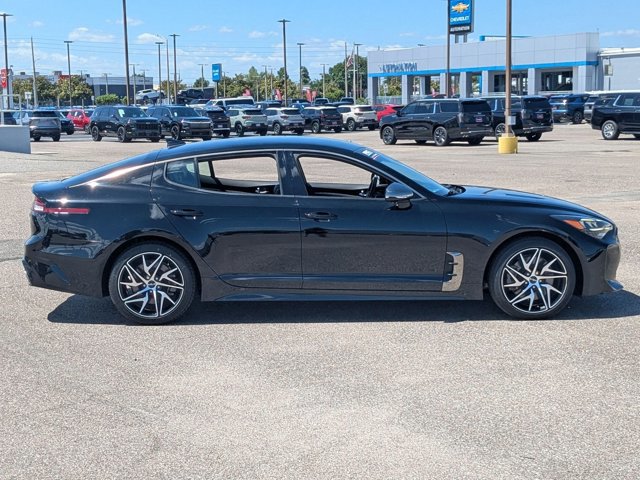 Used 2022 Kia Stinger GT-Line RWD video 4