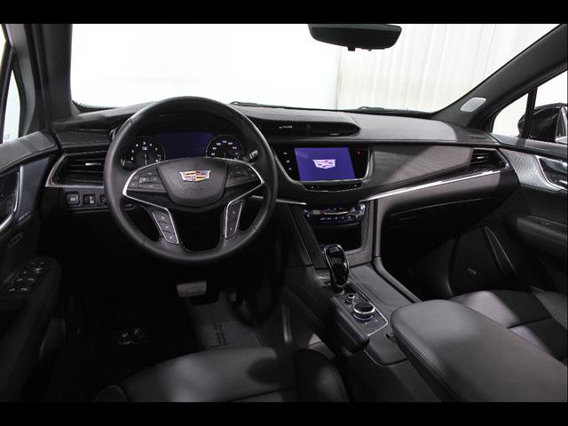 Used 2025 Cadillac XT5 Premium Luxury w/ Technology Package AWD/4WD image 6