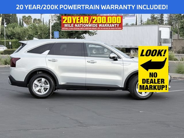 New 2026 Kia Sorento LX FWD image 3
