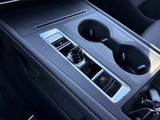 Certified 2025 Volkswagen Atlas Cross Sport SE image 24