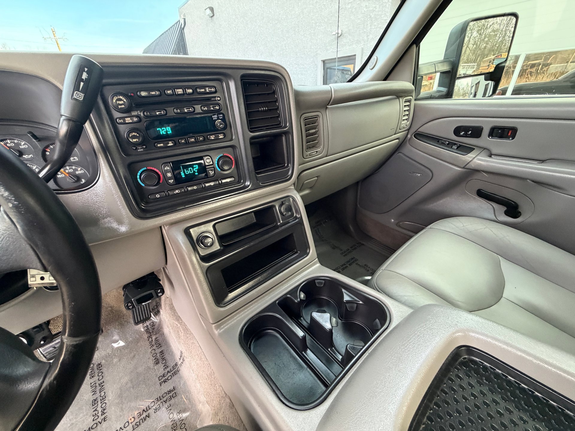 Used 2005 GMC Sierra 3500 SLT w/ Heavy-Duty Power Package image 14