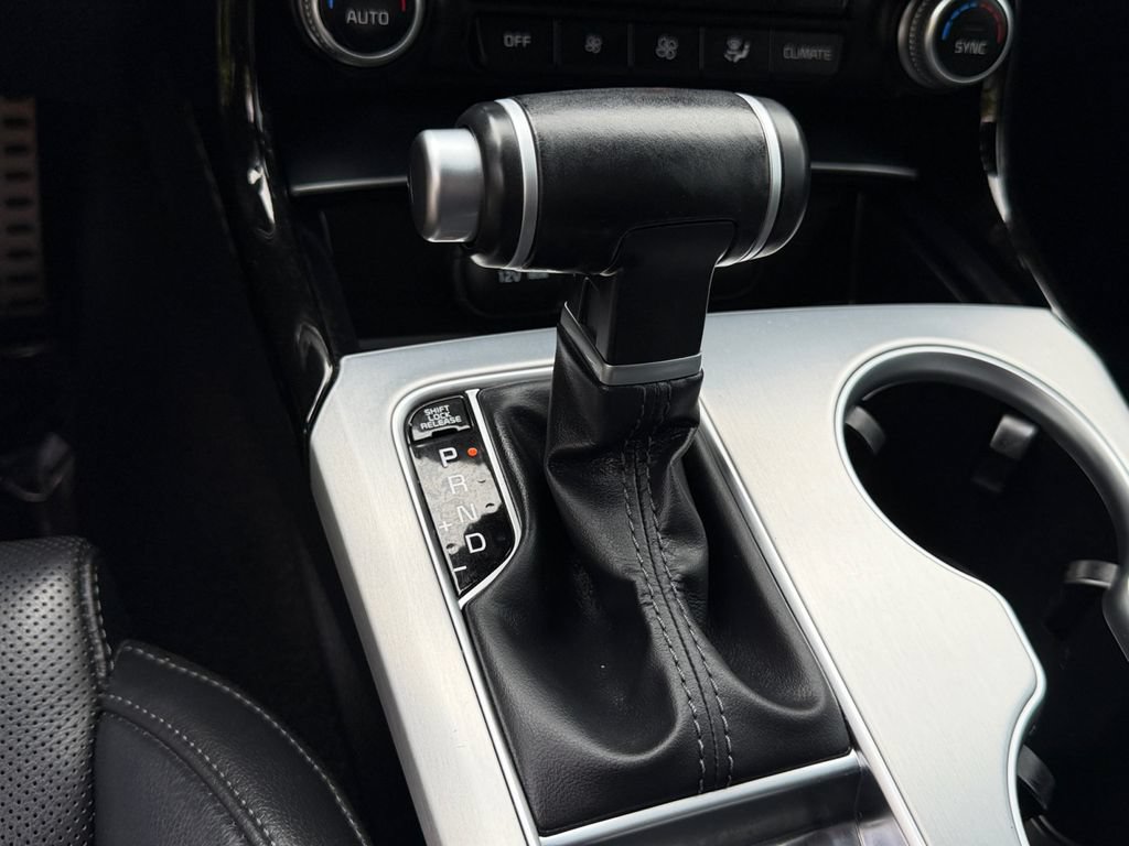 Used 2019 Kia Stinger GT RWD image 25