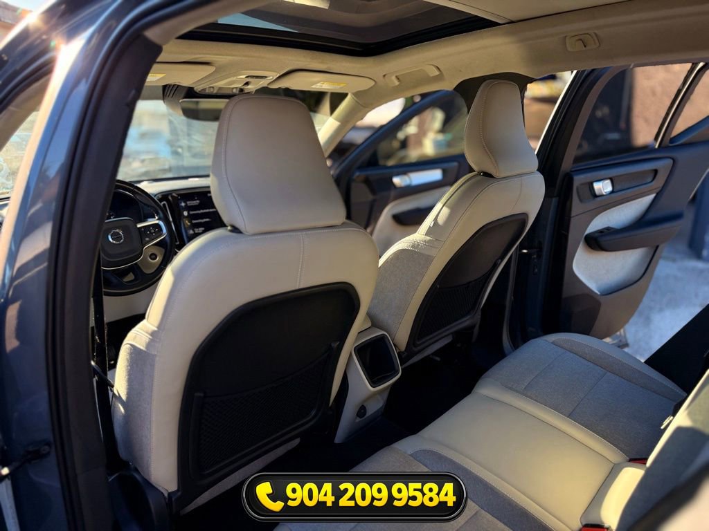 Used 2020 Volvo XC40 T5 Momentum w/ Protection Package Premier image 24