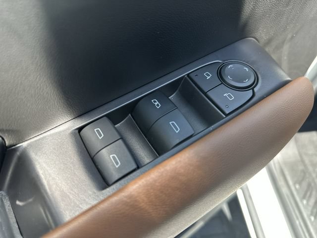 Used 2024 GMC Canyon AT4 w/ Canyon Safety Plus Package AWD/4WD image 17