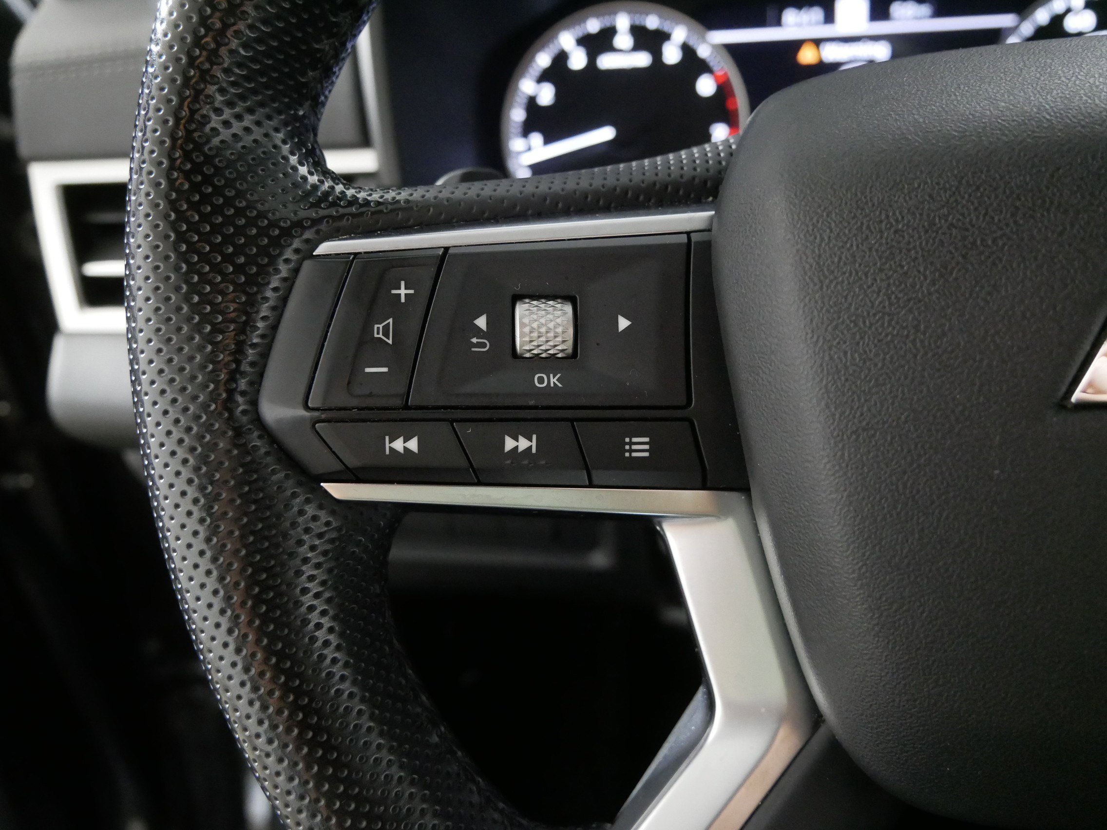 Used 2022 Mitsubishi Outlander SE image 27