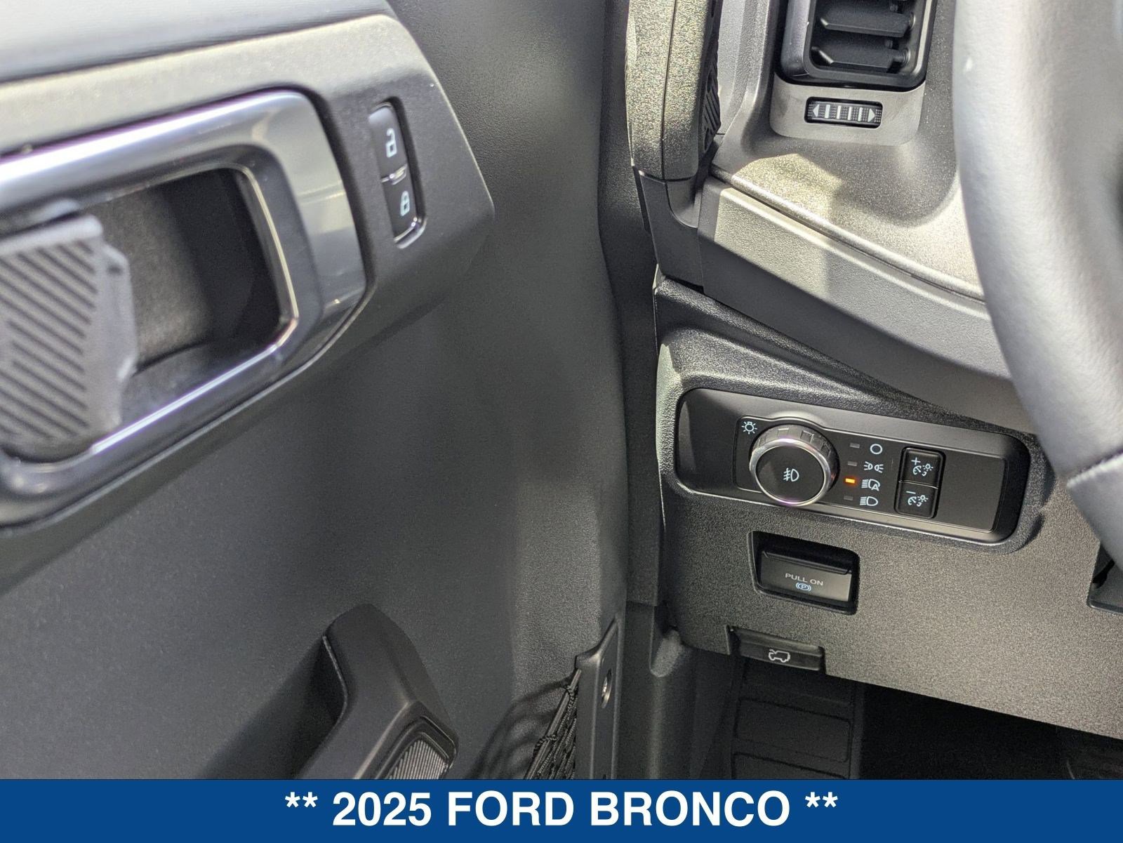 New 2025 Ford Bronco Badlands image 31