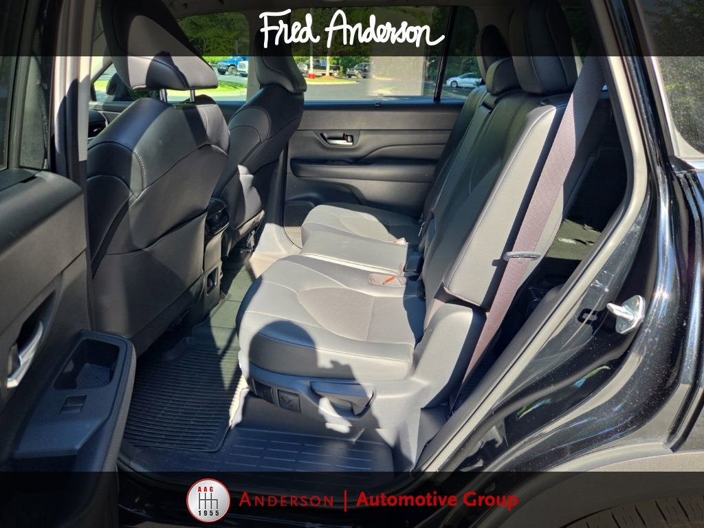 Used 2025 Toyota Grand Highlander FWD image 3