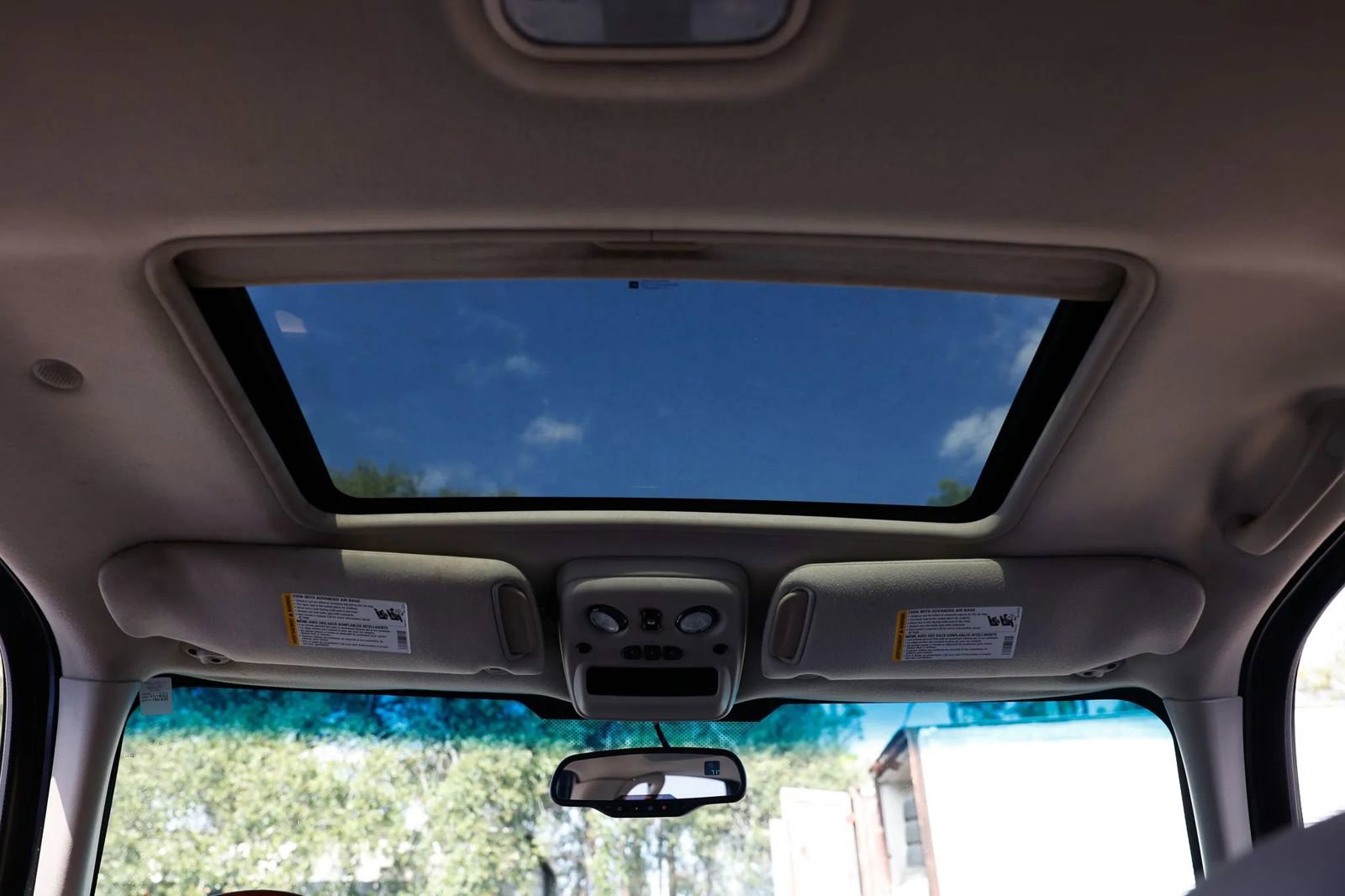 Used 2005 Cadillac Escalade EXT image 23