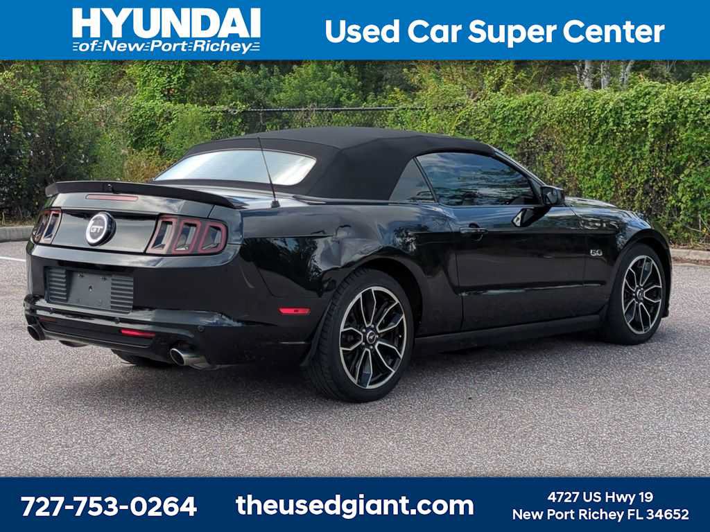 Used 2013 Ford Mustang GT Premium w/ Security Pkg RWD image 5