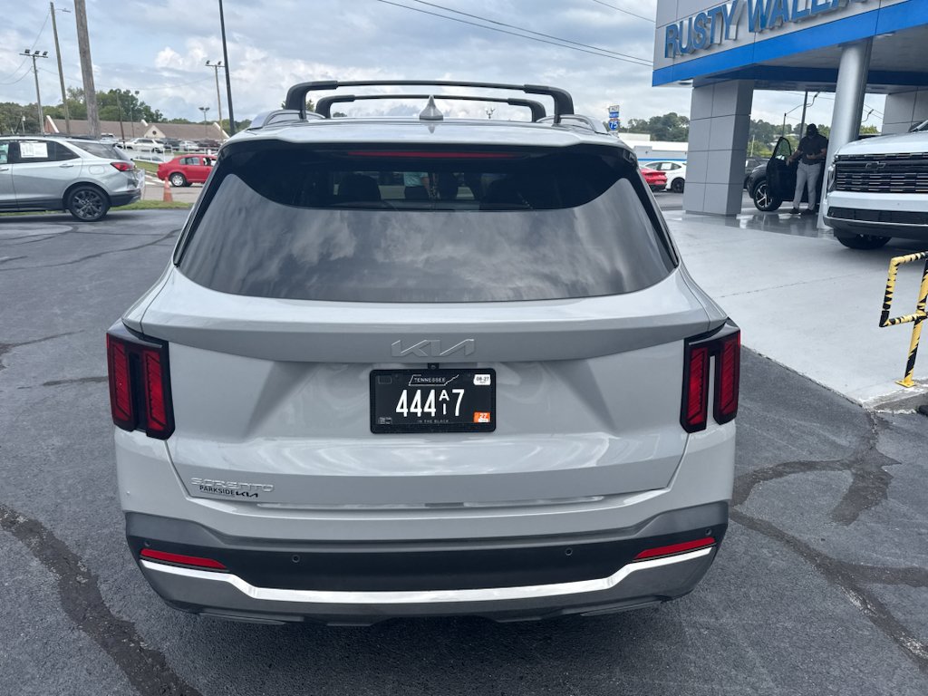 Used 2024 Kia Sorento S w/ Panoramic Sunroof Package FWD image 5