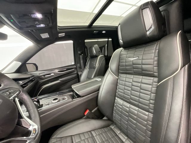 Used 2024 Cadillac Escalade V w/ LPO, ONYX Package AWD/4WD image 6