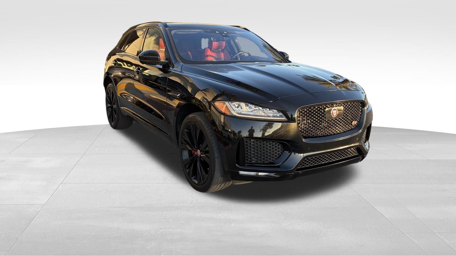 Used 2020 Jaguar F-PACE S image 3