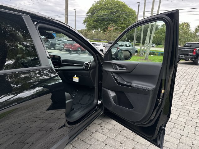 Used 2027 Chevrolet Equinox LT FWD image 23