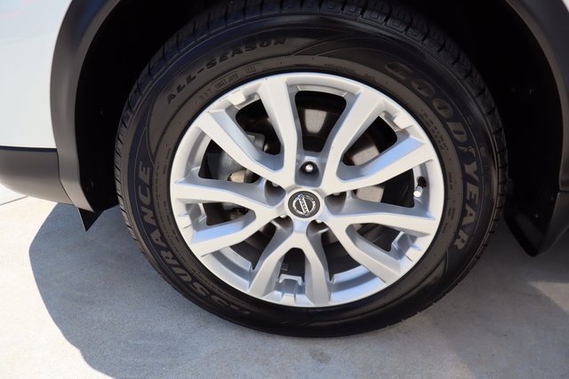 Used 2022 Nissan Rogue Sport S image 39