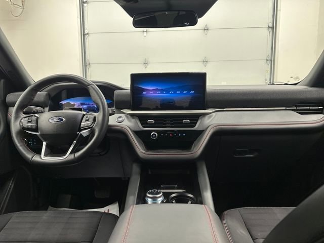 Certified 2025 Ford Explorer ST-Line w/ ST-Line Street Pack image 15