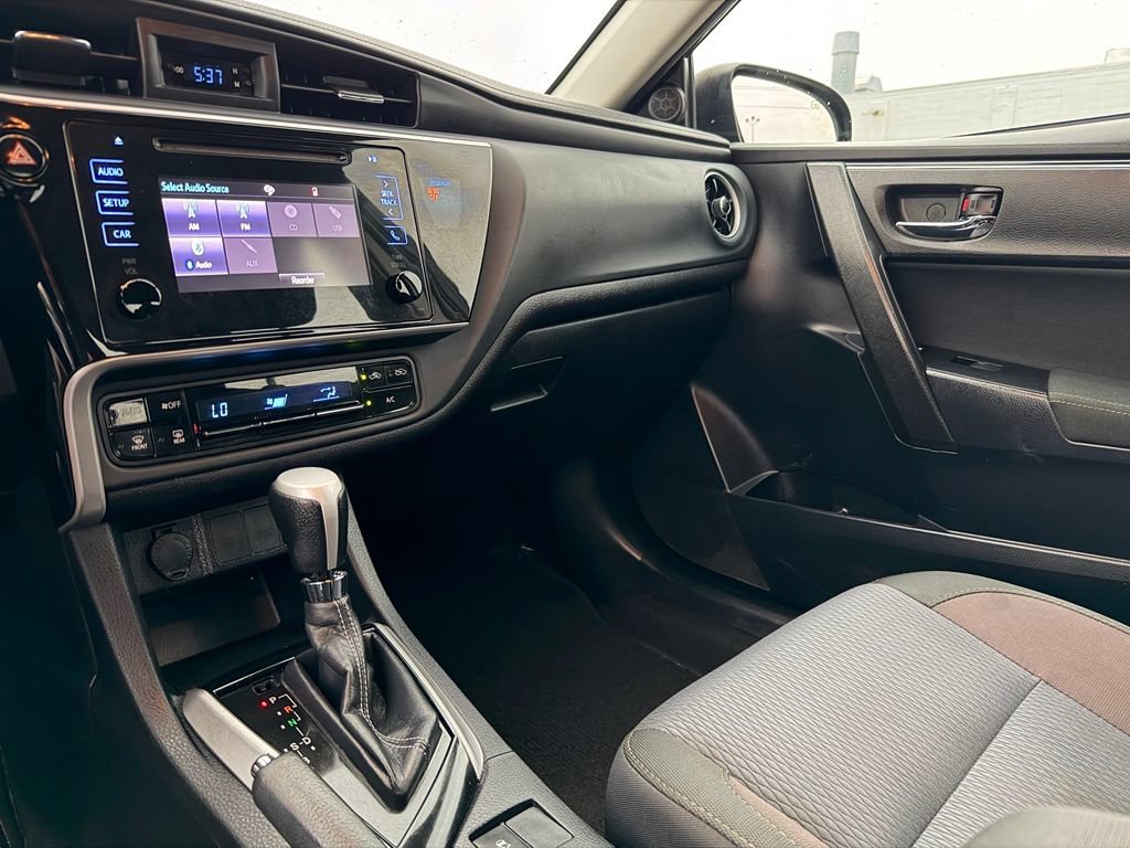 Used 2018 Toyota Corolla LE FWD image 43