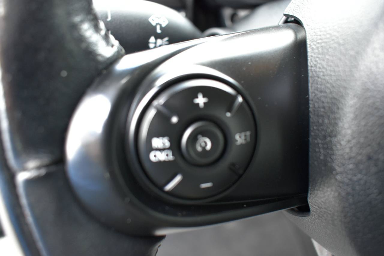 Used 2016 MINI Cooper Clubman FWD image 14