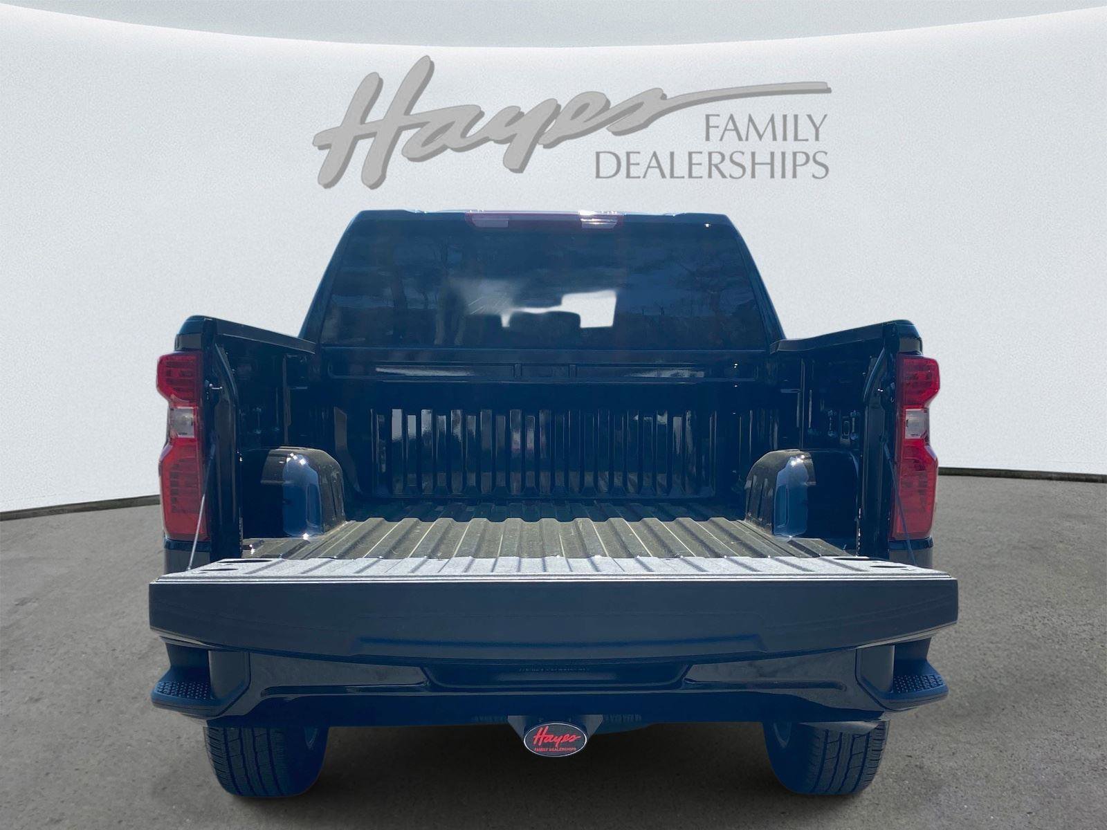 Used 2024 Chevrolet Silverado 1500 Custom image 7