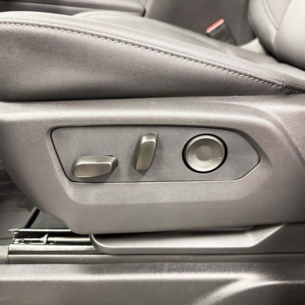 New 2026 Chevrolet Suburban LT w/ Comfort Package image 26