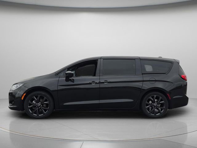 Used 2019 Chrysler Pacifica Touring Plus w/ Advanced Safetytec Group image 3