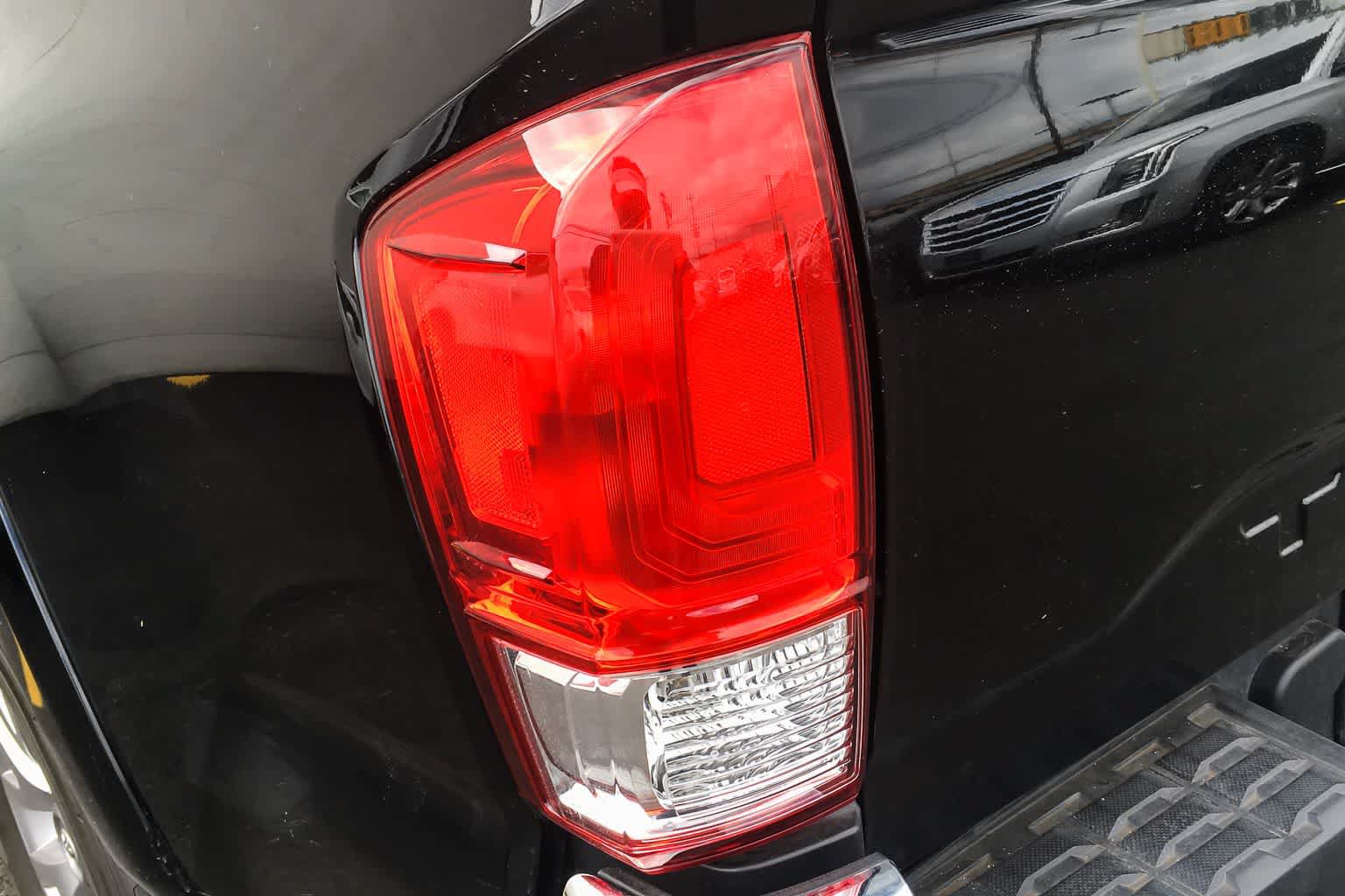 Used 2016 Toyota Tacoma SR5 RWD image 28