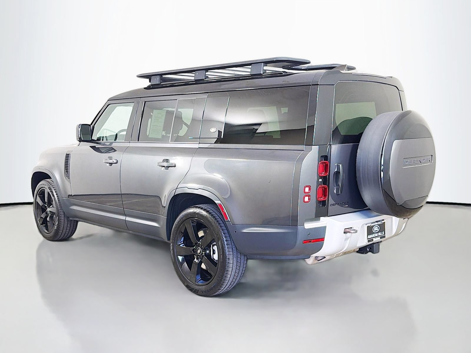 Certified 2023 Land Rover Defender 130 SE AWD/4WD image 3