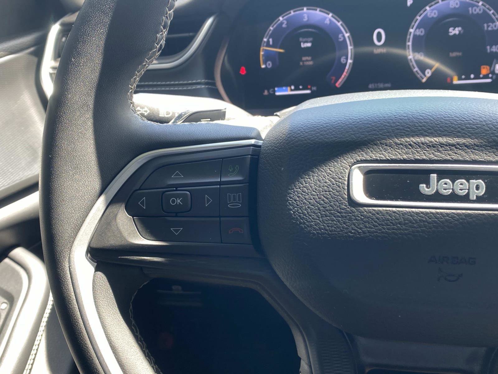 Used 2023 Jeep Grand Cherokee L Laredo image 33