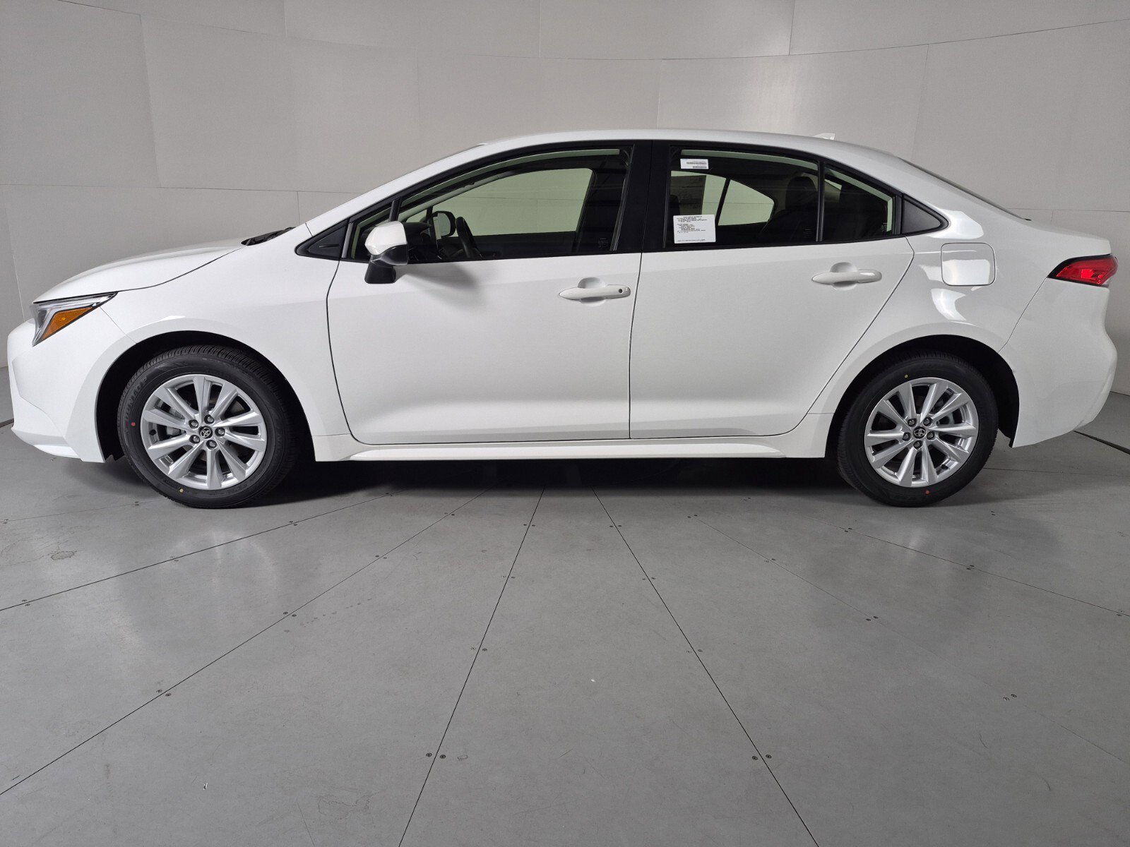 New 2026 Toyota Corolla Hybrid Sedan image 2