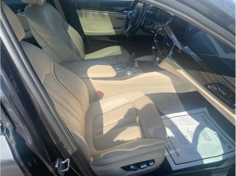 Used 2018 BMW 540i xDrive AWD/4WD image 9