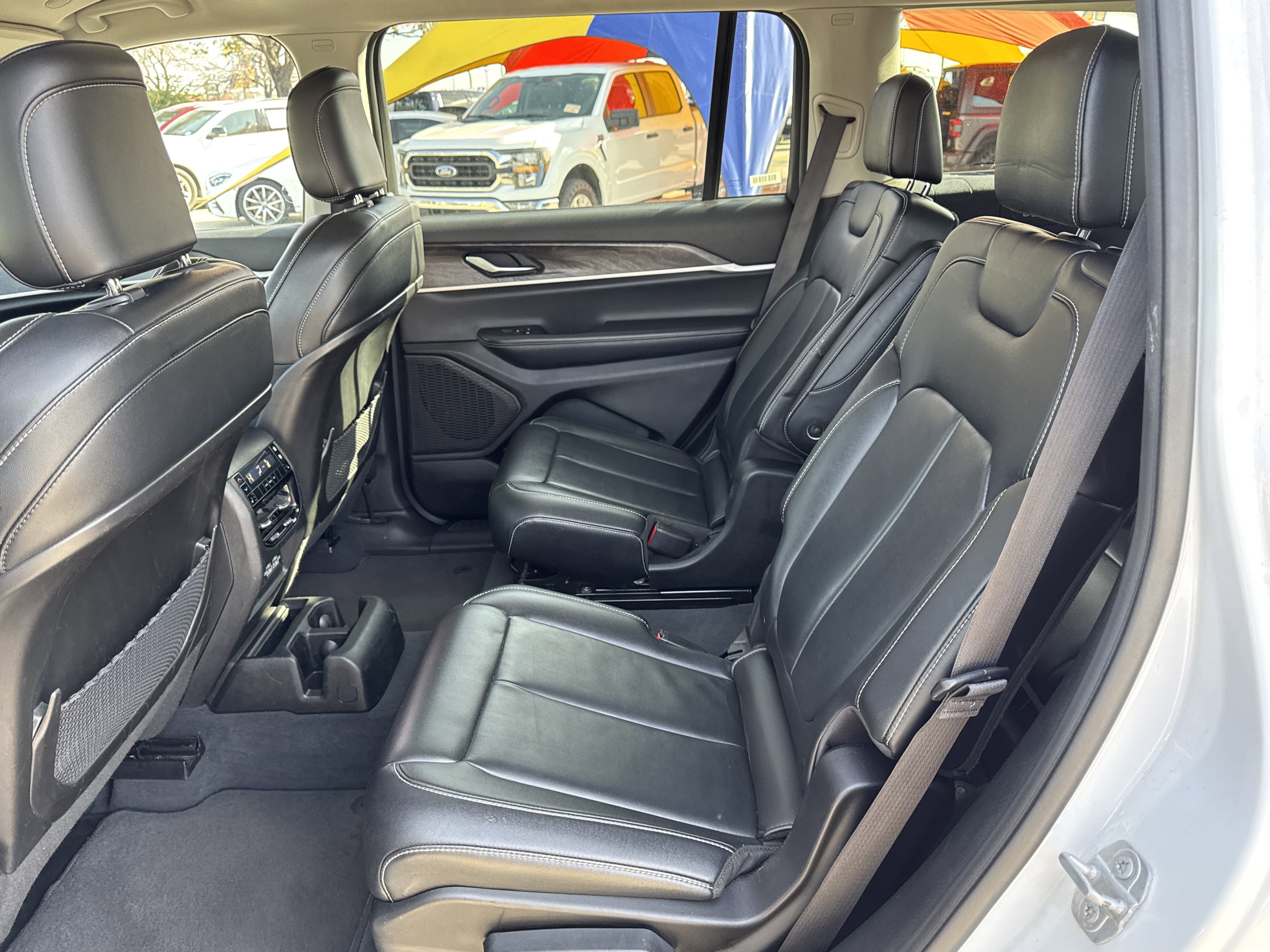 Used 2023 Jeep Grand Cherokee L Limited image 13