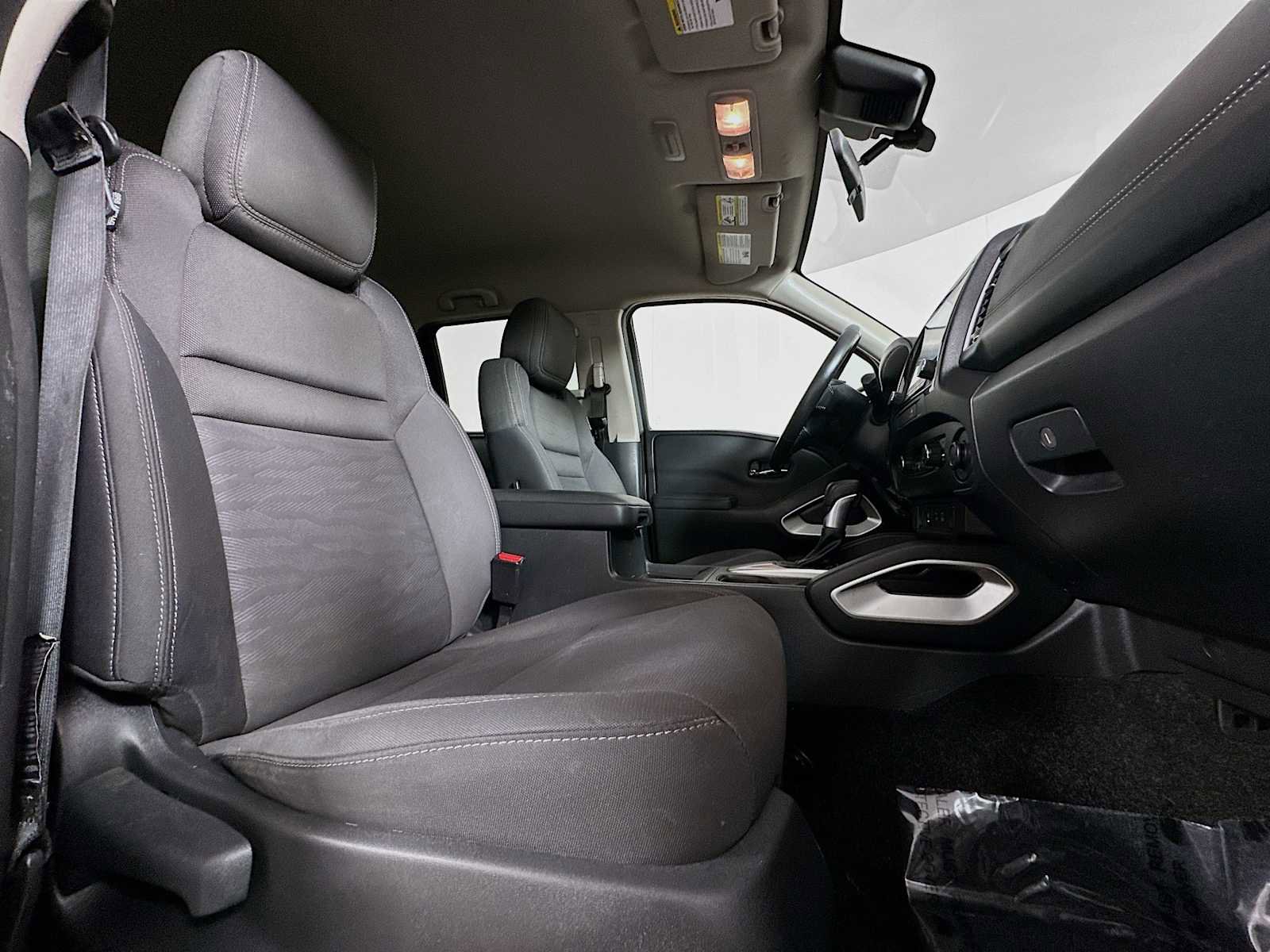 Used 2022 Nissan Frontier SV w/ Technology Package RWD image 24