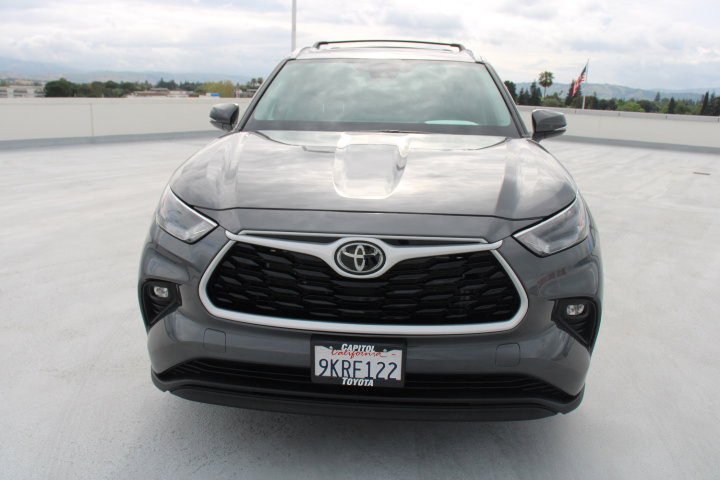 Certified 2024 Toyota Highlander XLE image 8