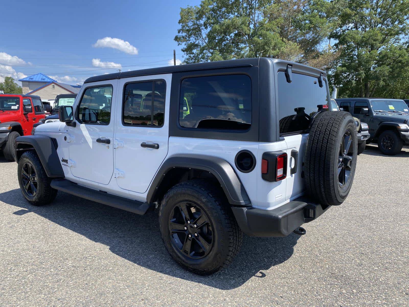 Used 2022 Jeep Wrangler Unlimited Sport AWD/4WD image 6