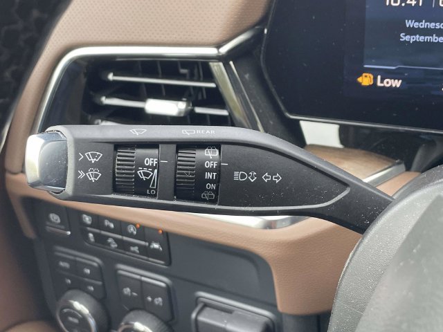 Certified 2025 Chevrolet Tahoe High Country AWD/4WD image 43