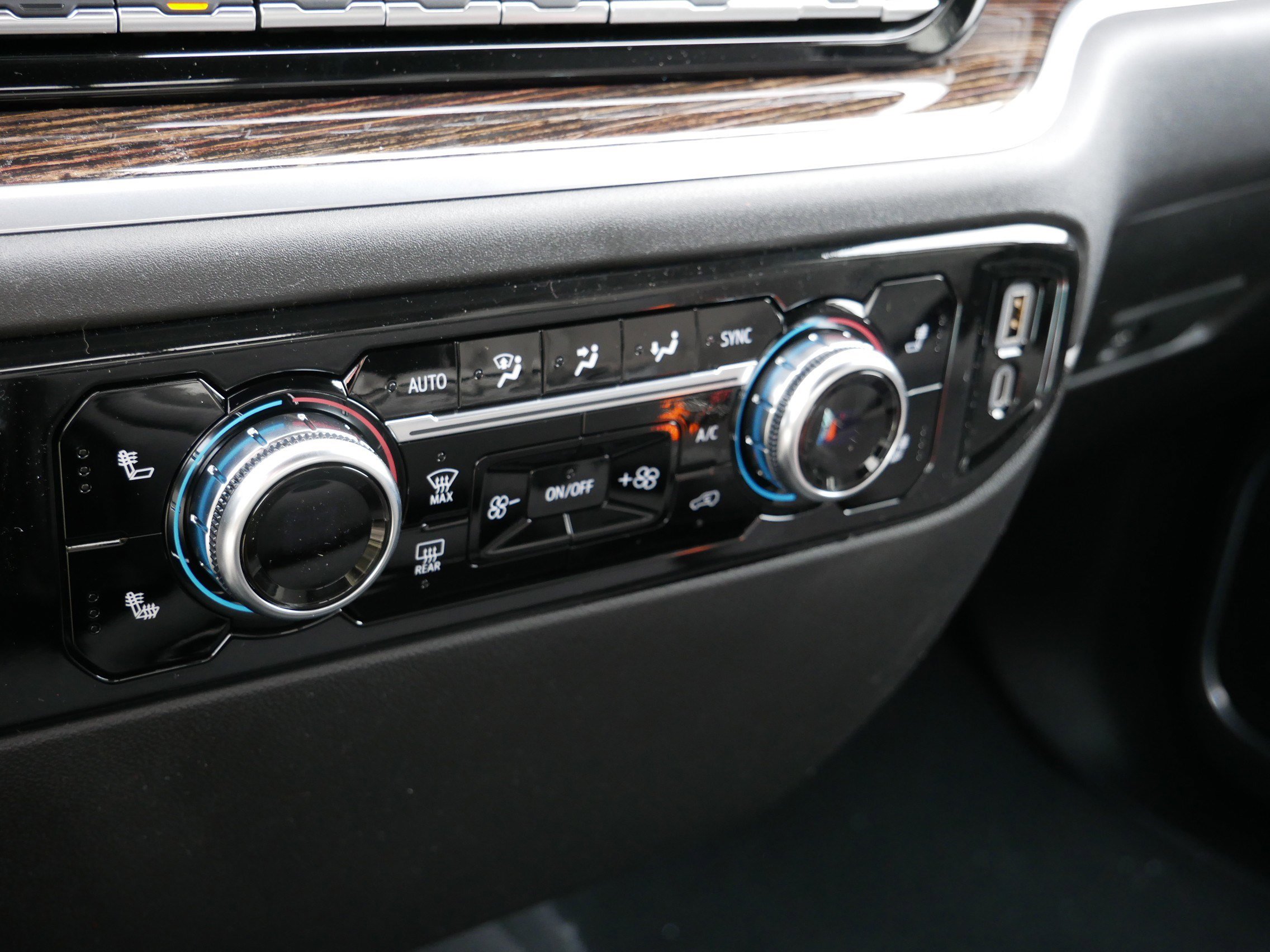 New 2026 GMC Sierra 1500 SLE w/ X31 Off-Road Package image 19