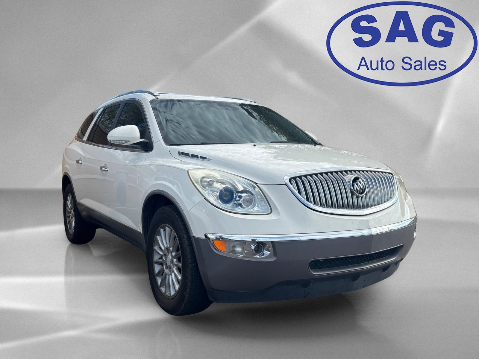 Used 2011 Buick Enclave CXL FWD image 2