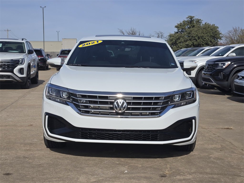 Used 2021 Volkswagen Passat 2.0T R-Line image 2