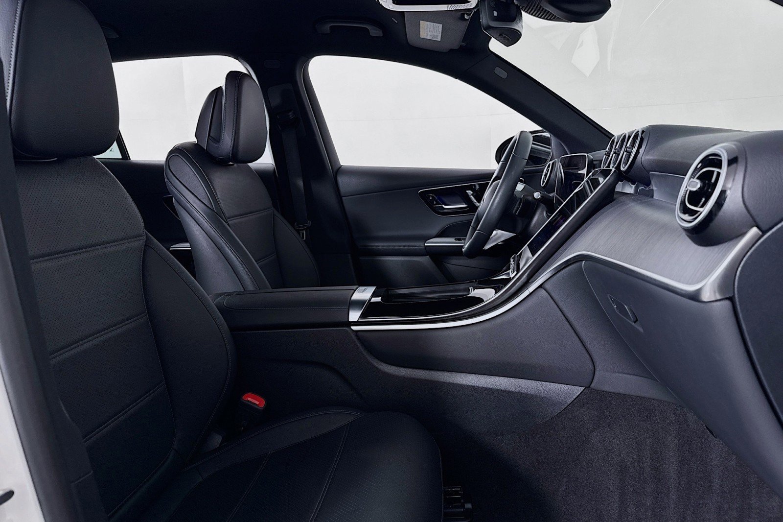 Certified 2026 Mercedes-Benz GLC 300 image 6