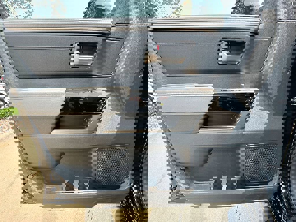 Used 2025 Toyota Tundra Limited image 21