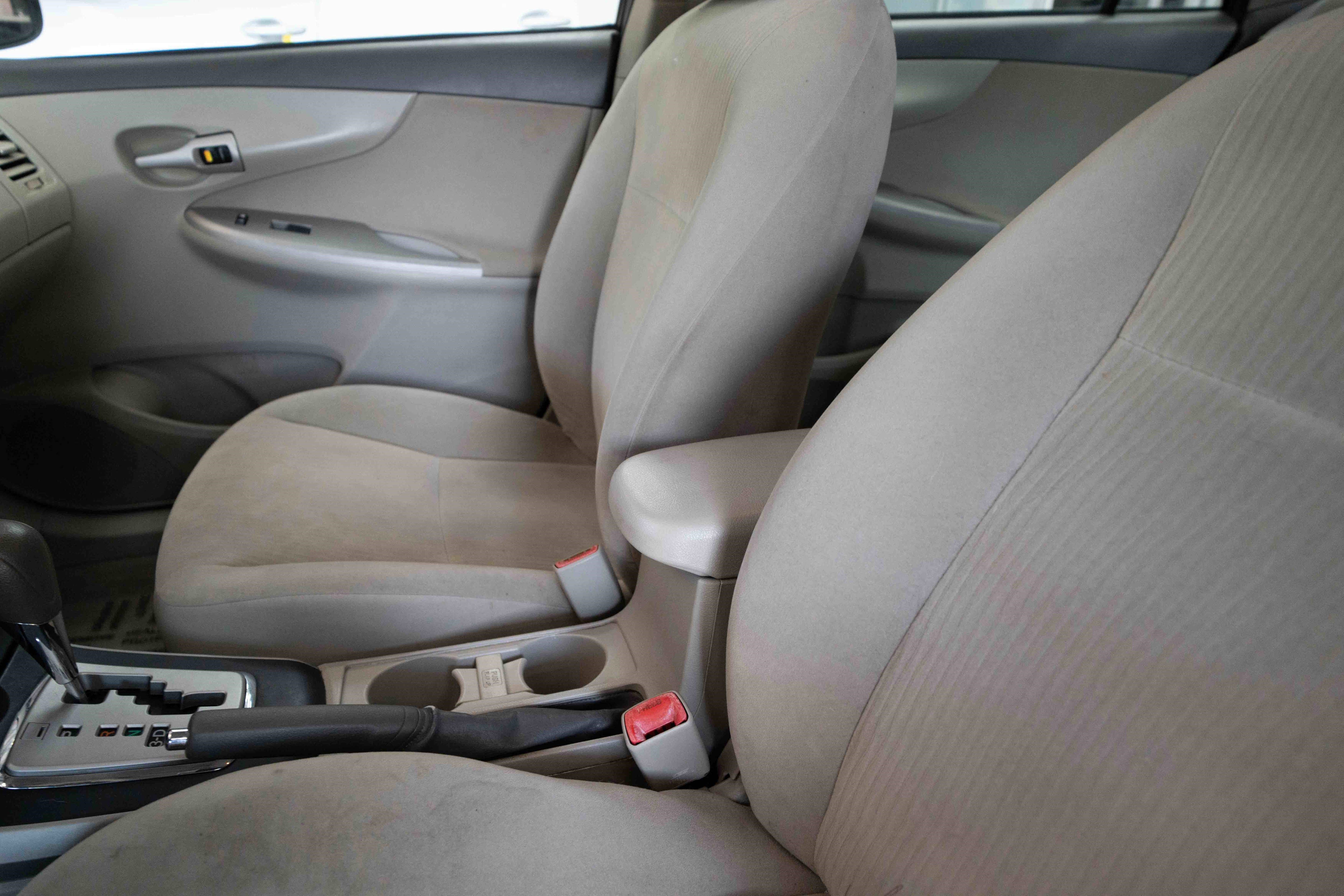 Used 2010 Toyota Corolla LE FWD image 10