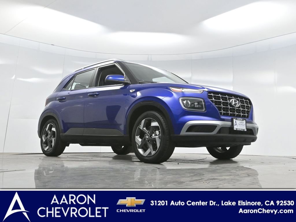 Used 2023 Hyundai Venue Limited w/ Cargo Package image 2