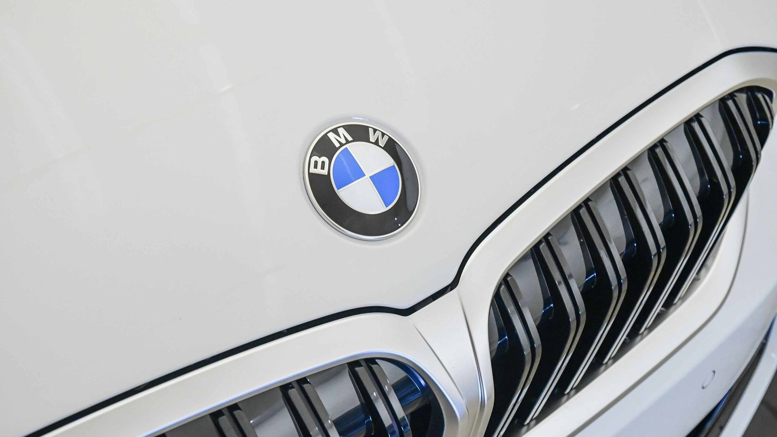 New 2026 BMW 330i Sedan w/ Convenience Package image 8