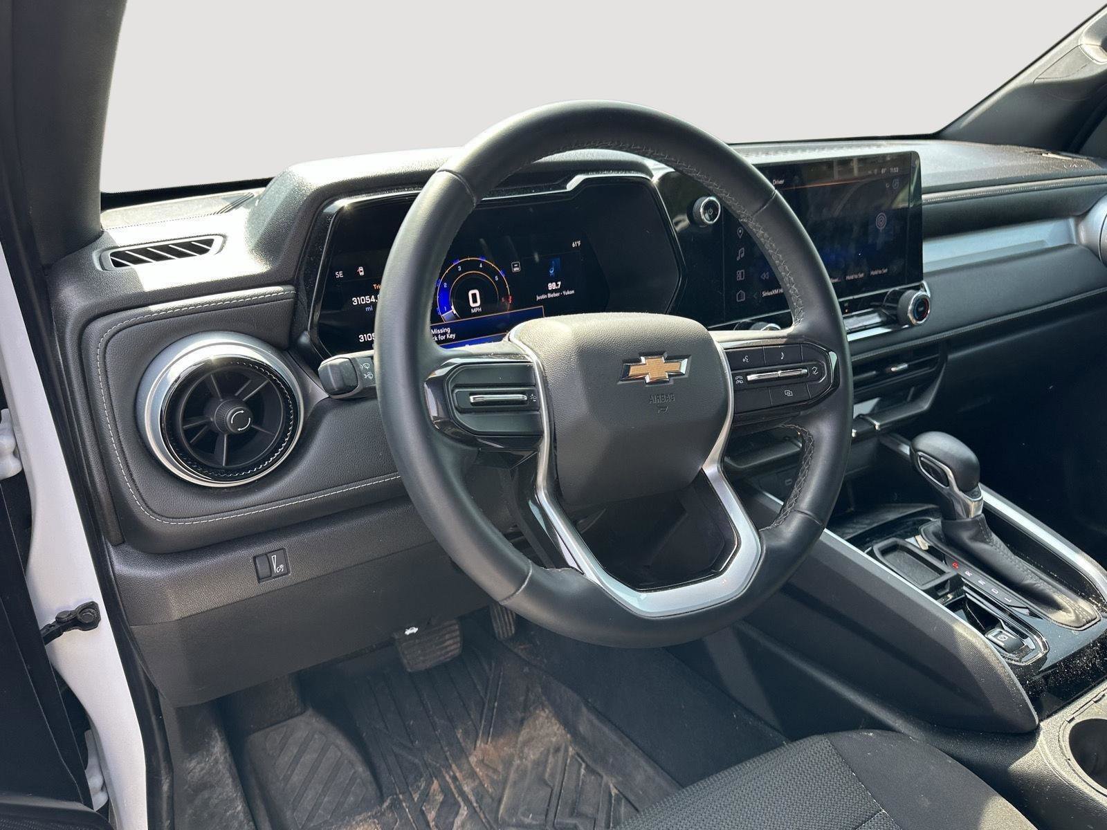 Used 2024 Chevrolet Colorado LT image 11