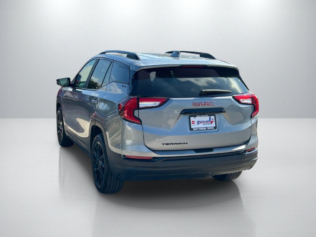 Used 2024 GMC Terrain SLE w/ Driver Convenience Package FWD image 7