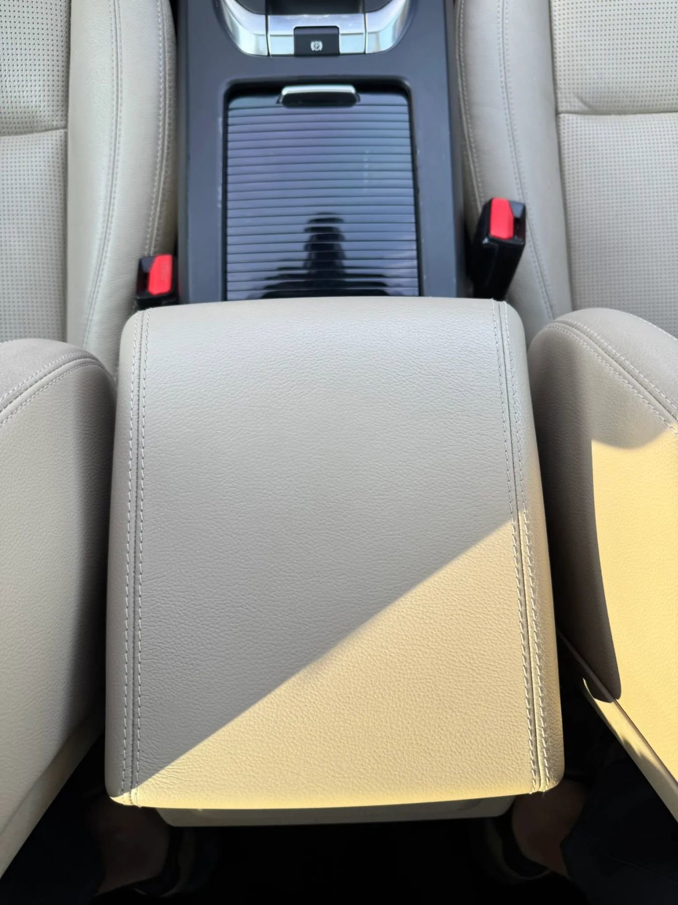 Used 2018 Land Rover Discovery Sport HSE image 54