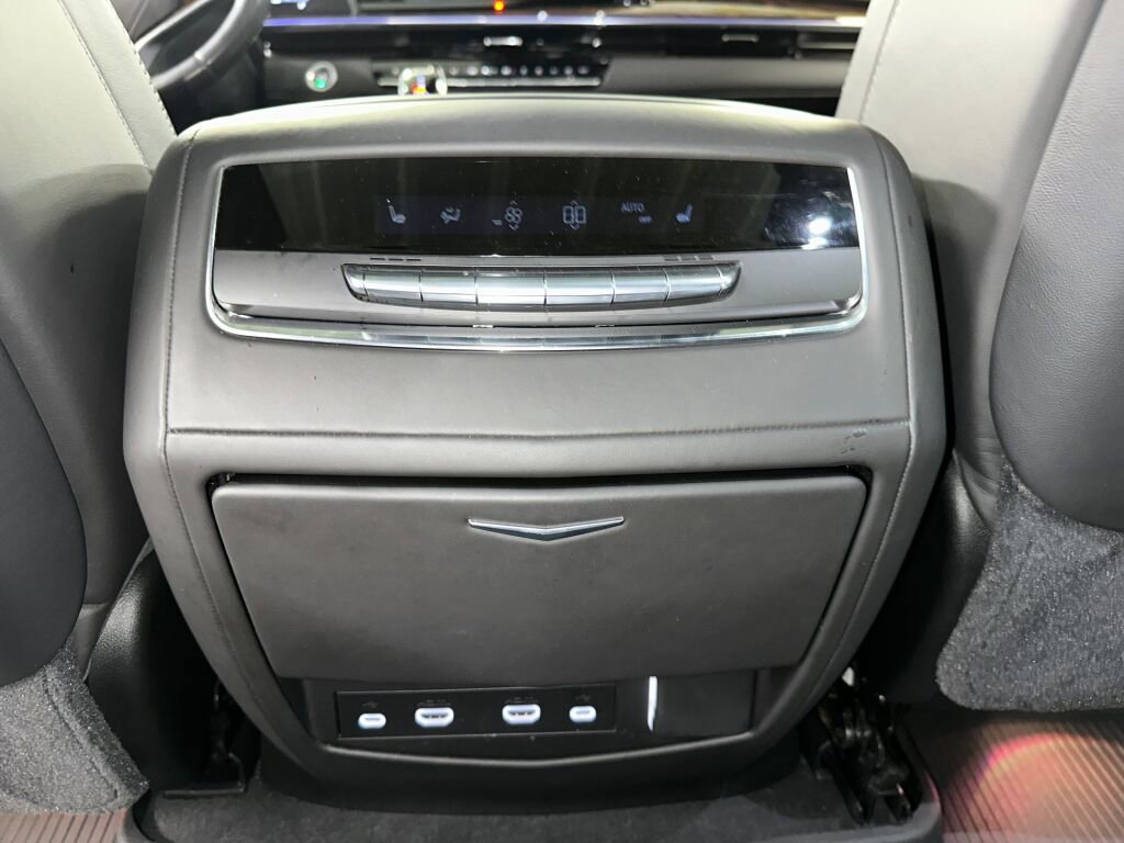 Used 2021 Cadillac Escalade Premium Luxury Platinum image 26