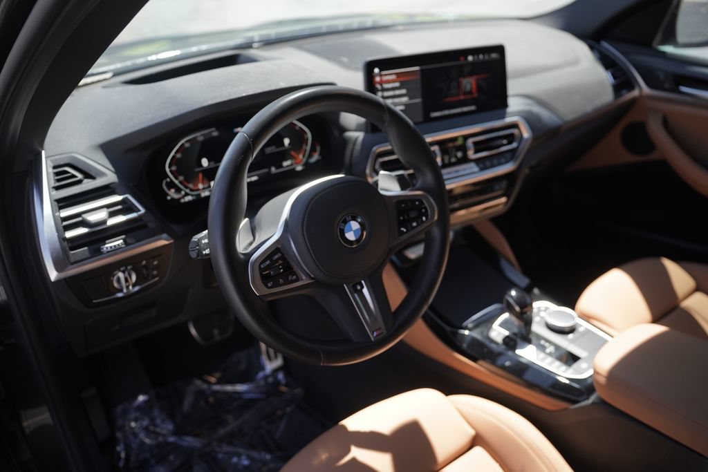 Used 2024 BMW X4 xDrive30i w/ Premium Package AWD/4WD image 9