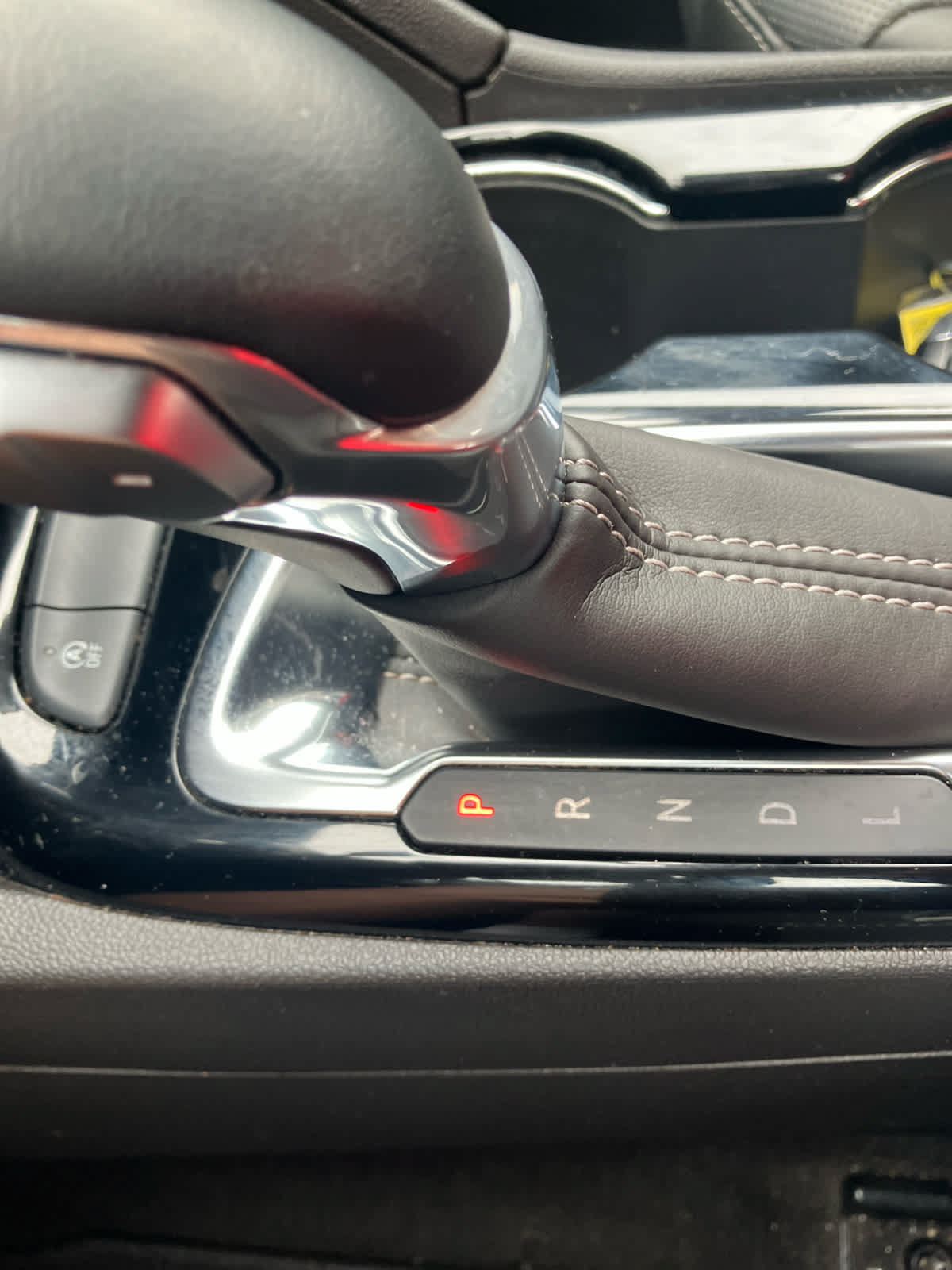 Used 2025 Buick Encore GX Avenir w/ Avenir Technology Package FWD image 30