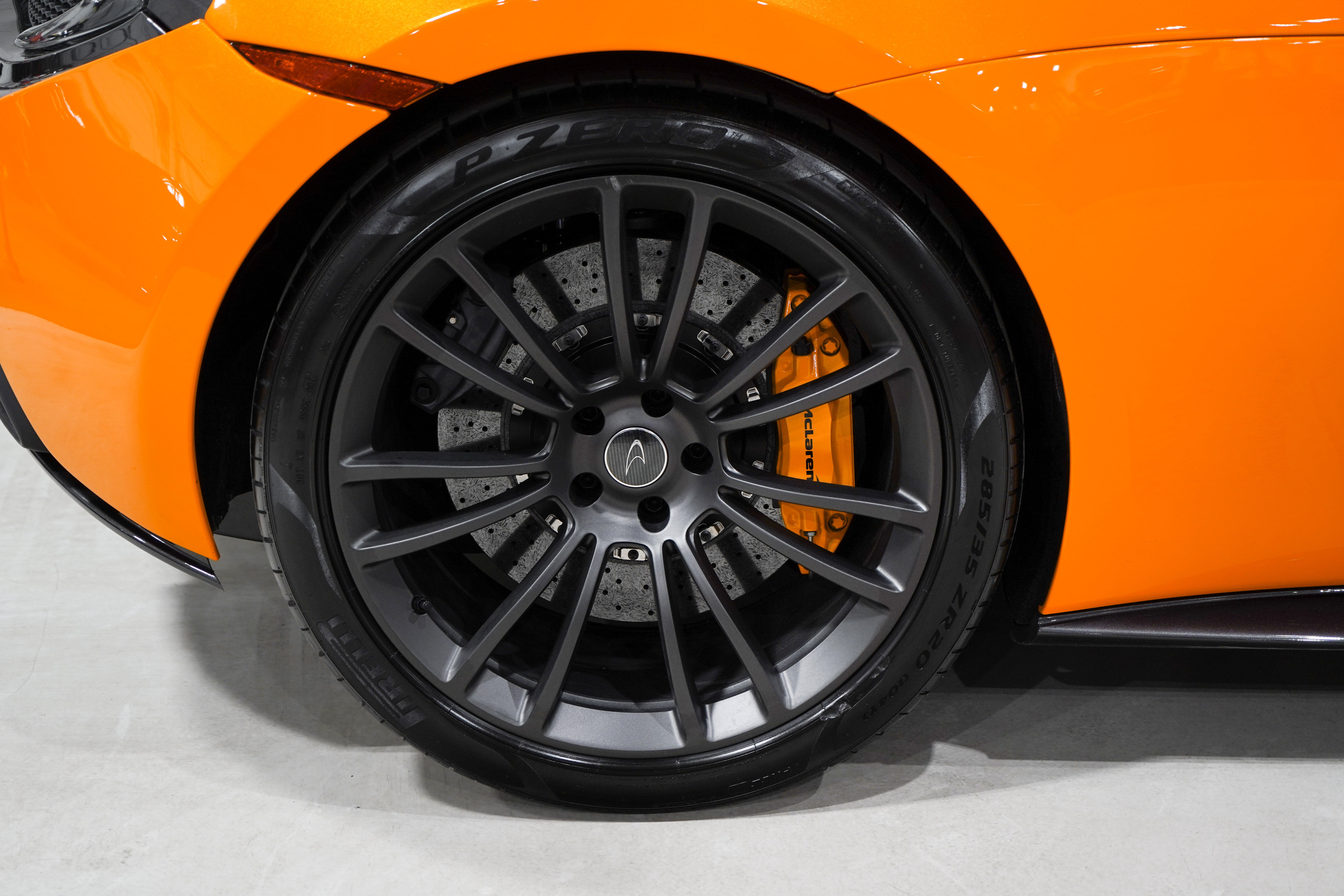 Used 2017 McLaren 570S Coupe RWD image 25